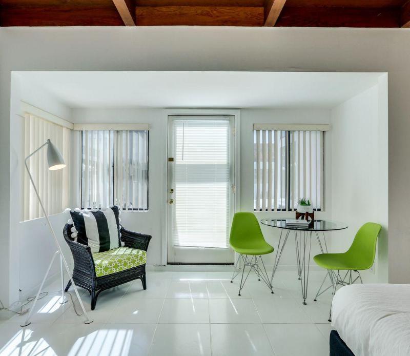 Calla Lily Inn Палм Спринг Екстериор снимка